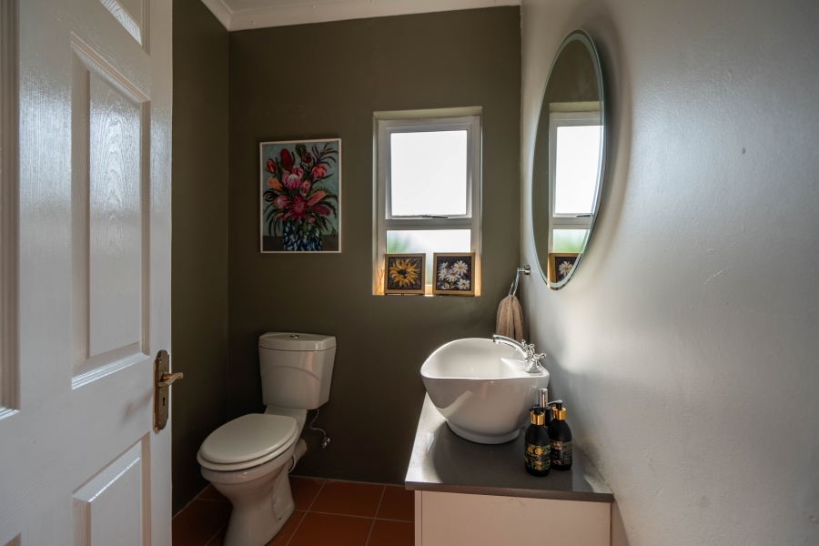 5 Bedroom Property for Sale in Seafield Eastern Cape